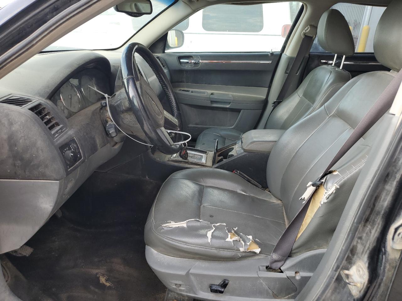 2005 Chrysler 300 Touring VIN: 2C3JA53G45H654305 Lot: 81992455