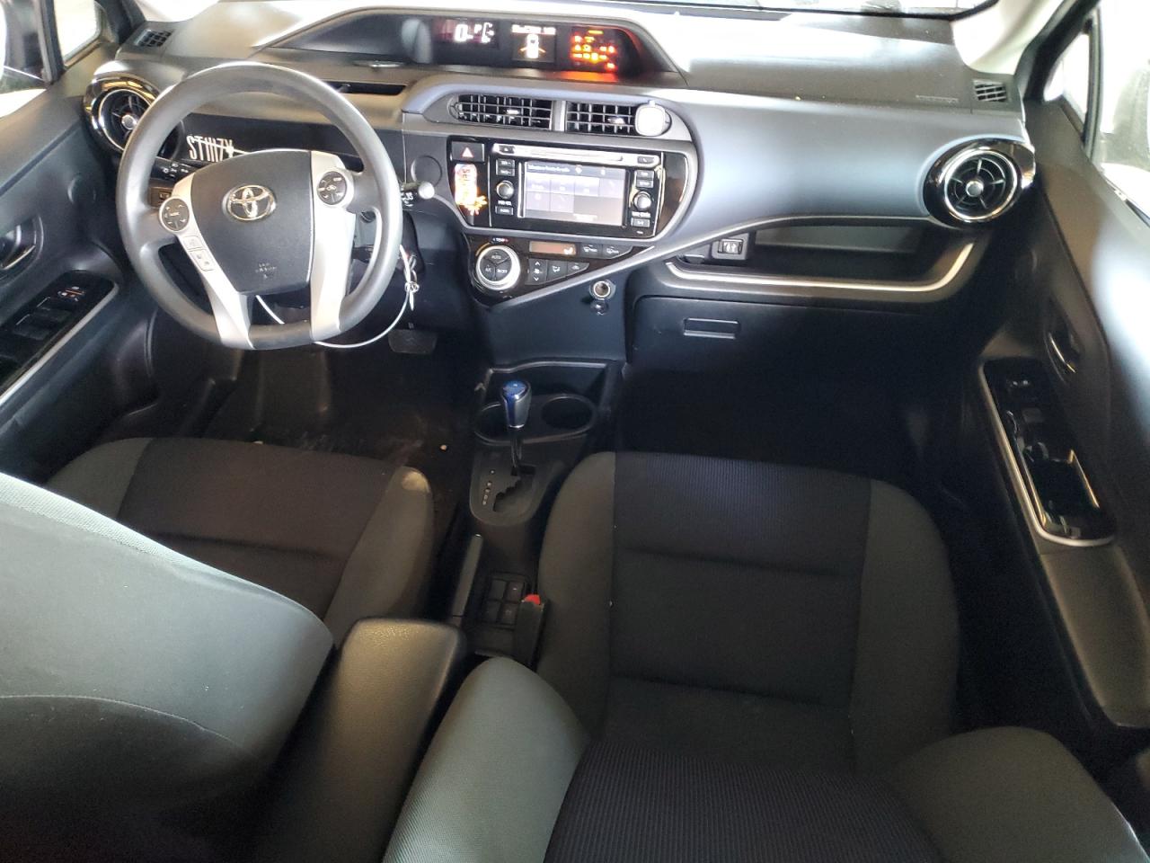 2016 Toyota Prius C VIN: JTDKDTB39G1121457 Lot: 90890355