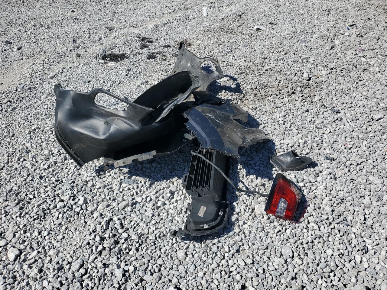 2017 Jeep Cherokee Latitude VIN: 1C4PJLCB8HW617052 Lot: 86148645