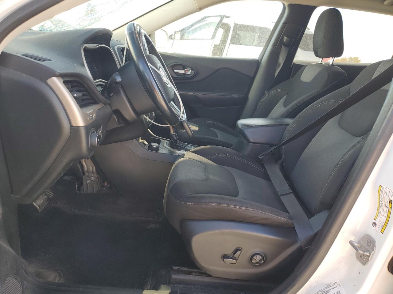 2014 Jeep Cherokee Latitude VIN: 1C4PJMCS6EW317737 Lot: 90121575