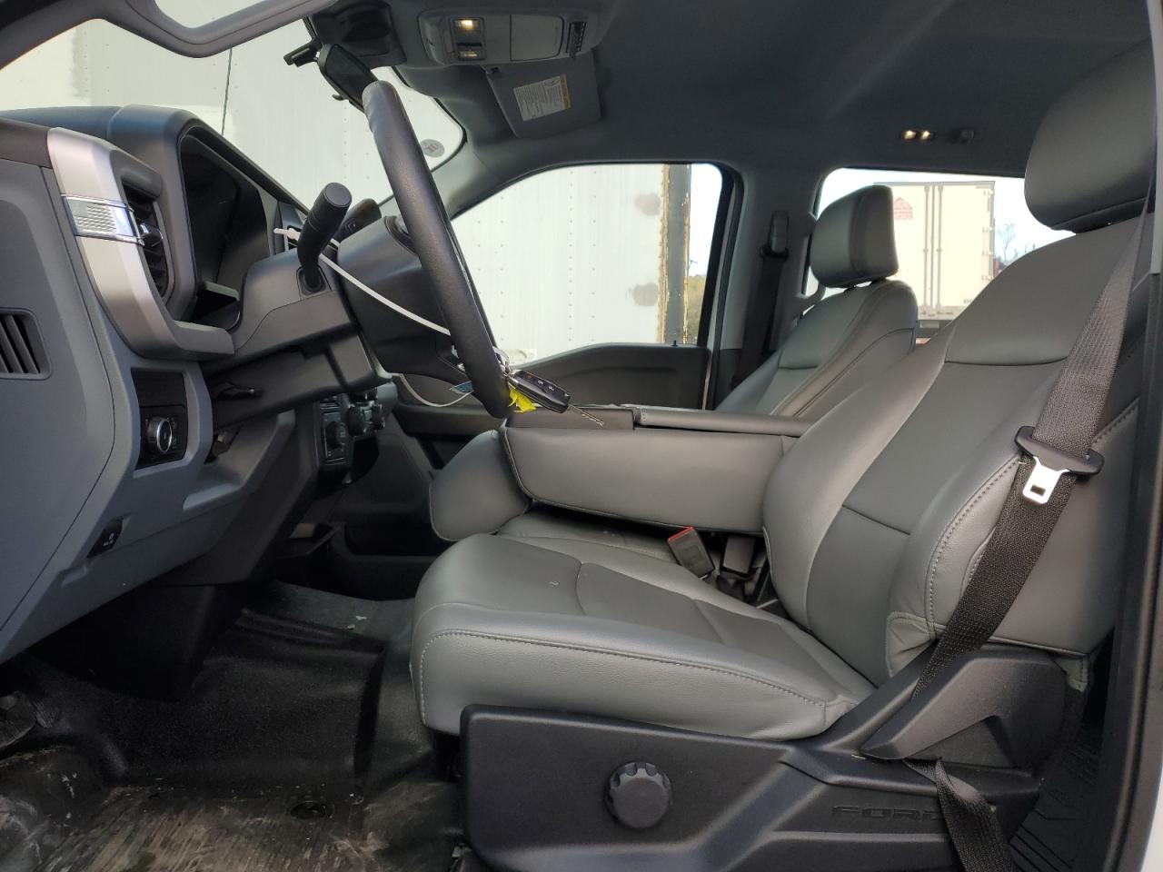 2024 Ford F250 Super Duty Utility / Service Truck VIN: 1FT8W2BT8REF06681 Lot: 90346485