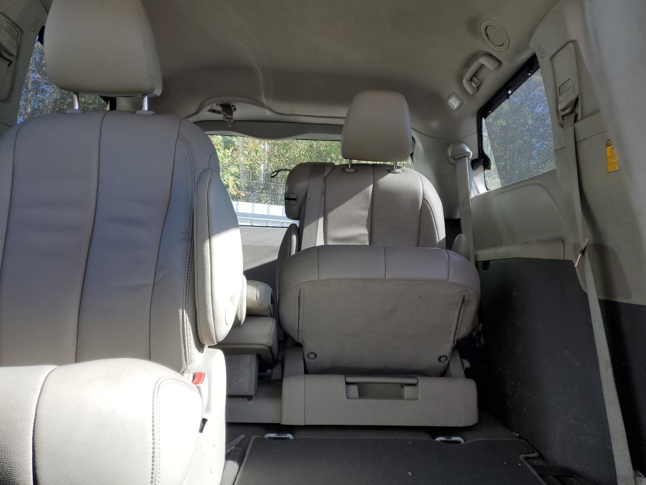 2014 Toyota Sienna Xle VIN: 5TDYK3DC0ES421207 Lot: 86090785