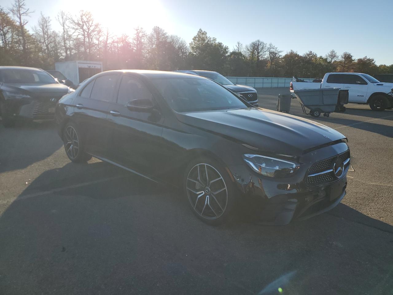 V (W213, S213, C238) V (W213, S213, C238)