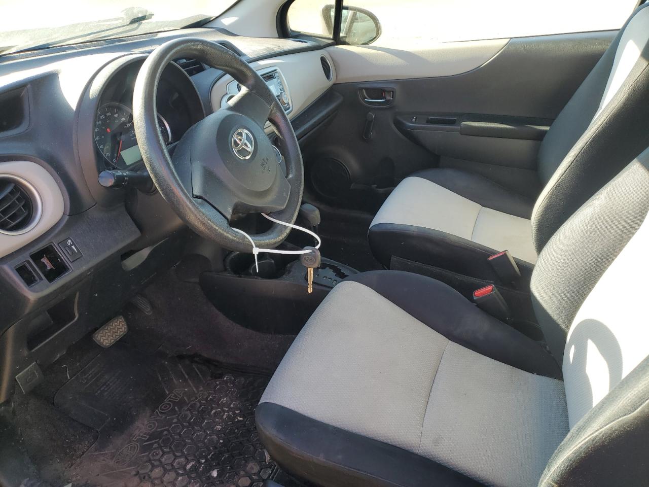 2012 Toyota Yaris VIN: JTDJTUD36CD532809 Lot: 84811035