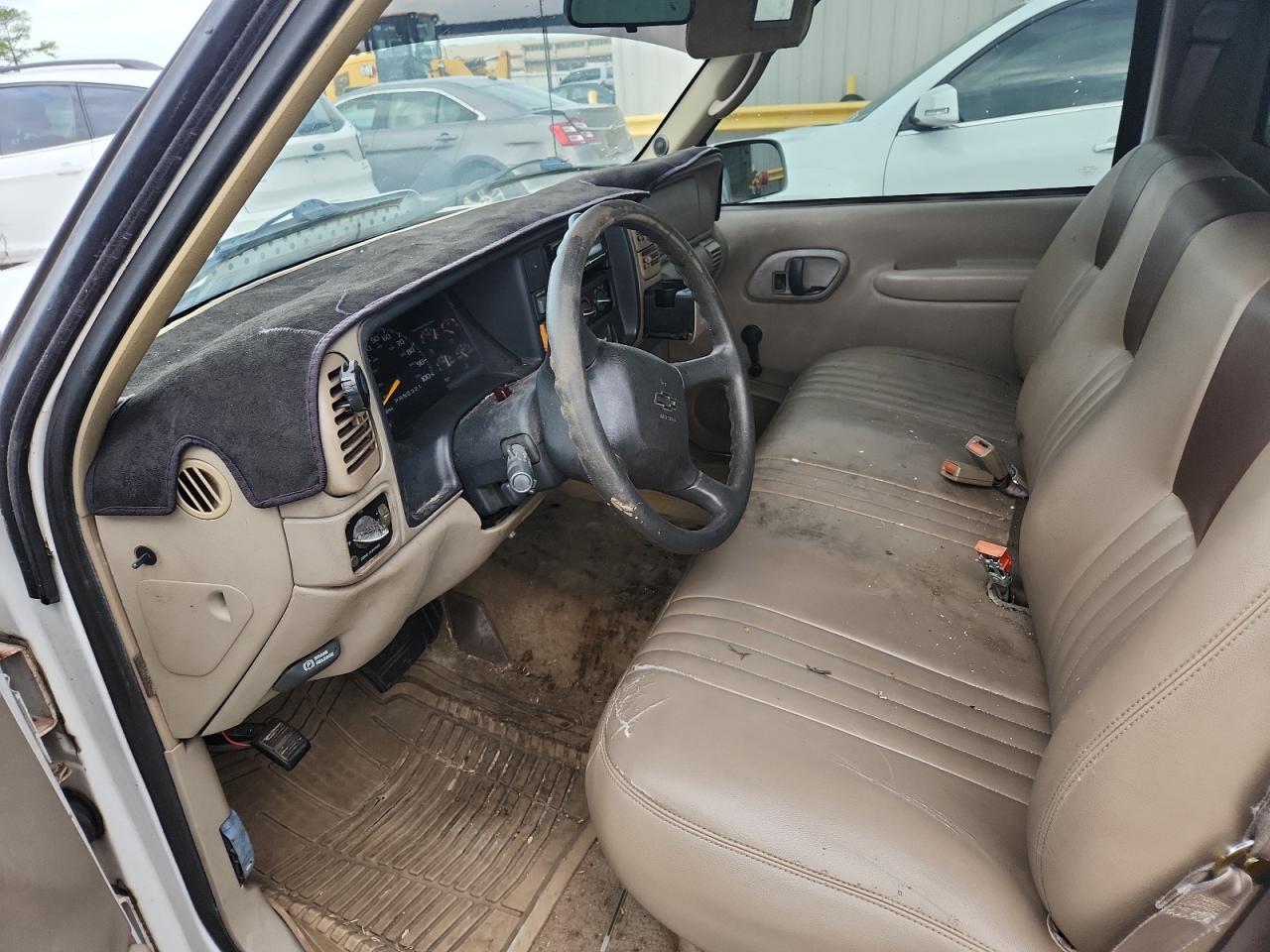 1998 Chevrolet Gmt-400 C1500 VIN: 1GCEC14W4WZ282665 Lot: 84791045