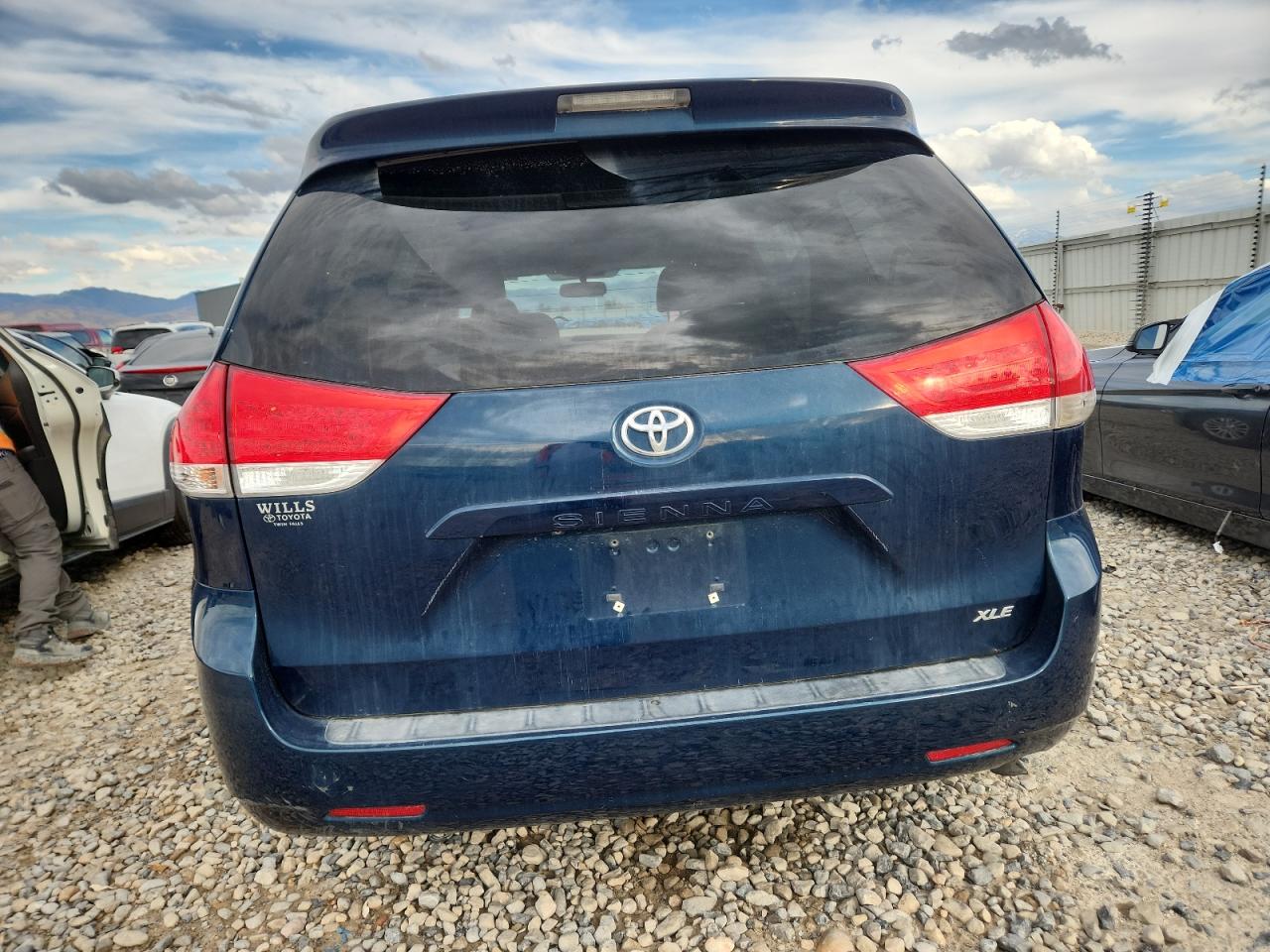 2011 Toyota Sienna Xle VIN: 5TDYK3DC4BS053562 Lot: 80666355