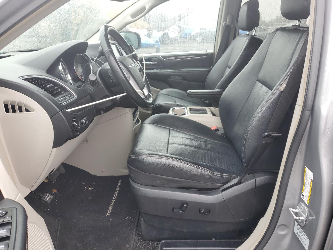 2015 Chrysler Town & Country Touring L VIN: 2C4RC1CG5FR675063 Lot: 86542185