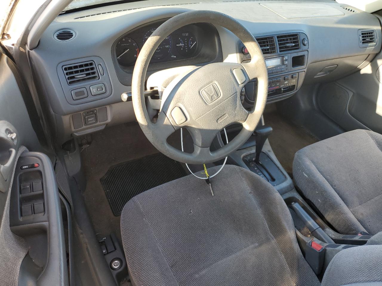 1998 Honda Civic Lx VIN: 2HGEJ6670WH530663 Lot: 84996705