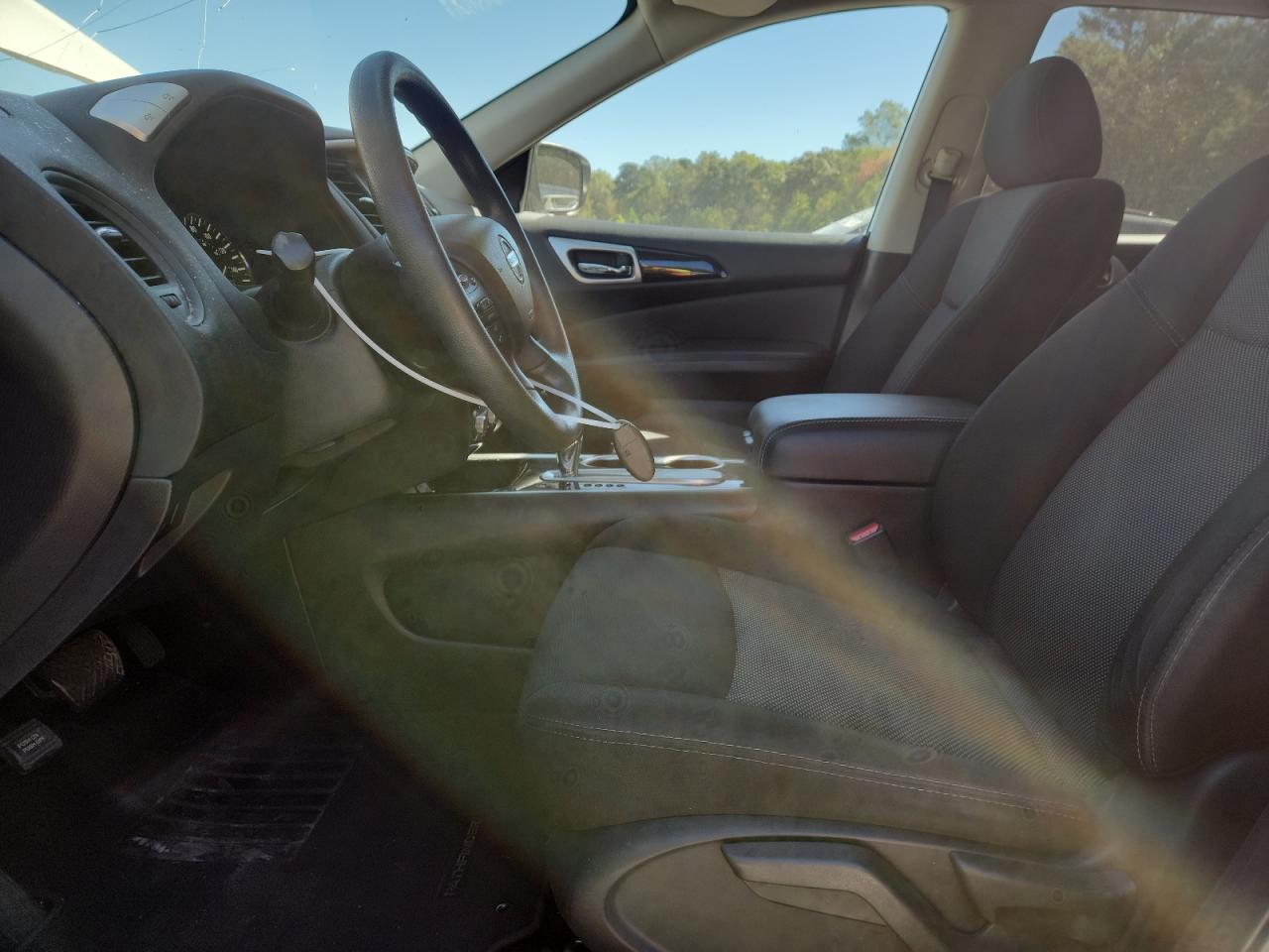 2019 Nissan Pathfinder S VIN: 5N1DR2MN2KC608866 Lot: 82311835