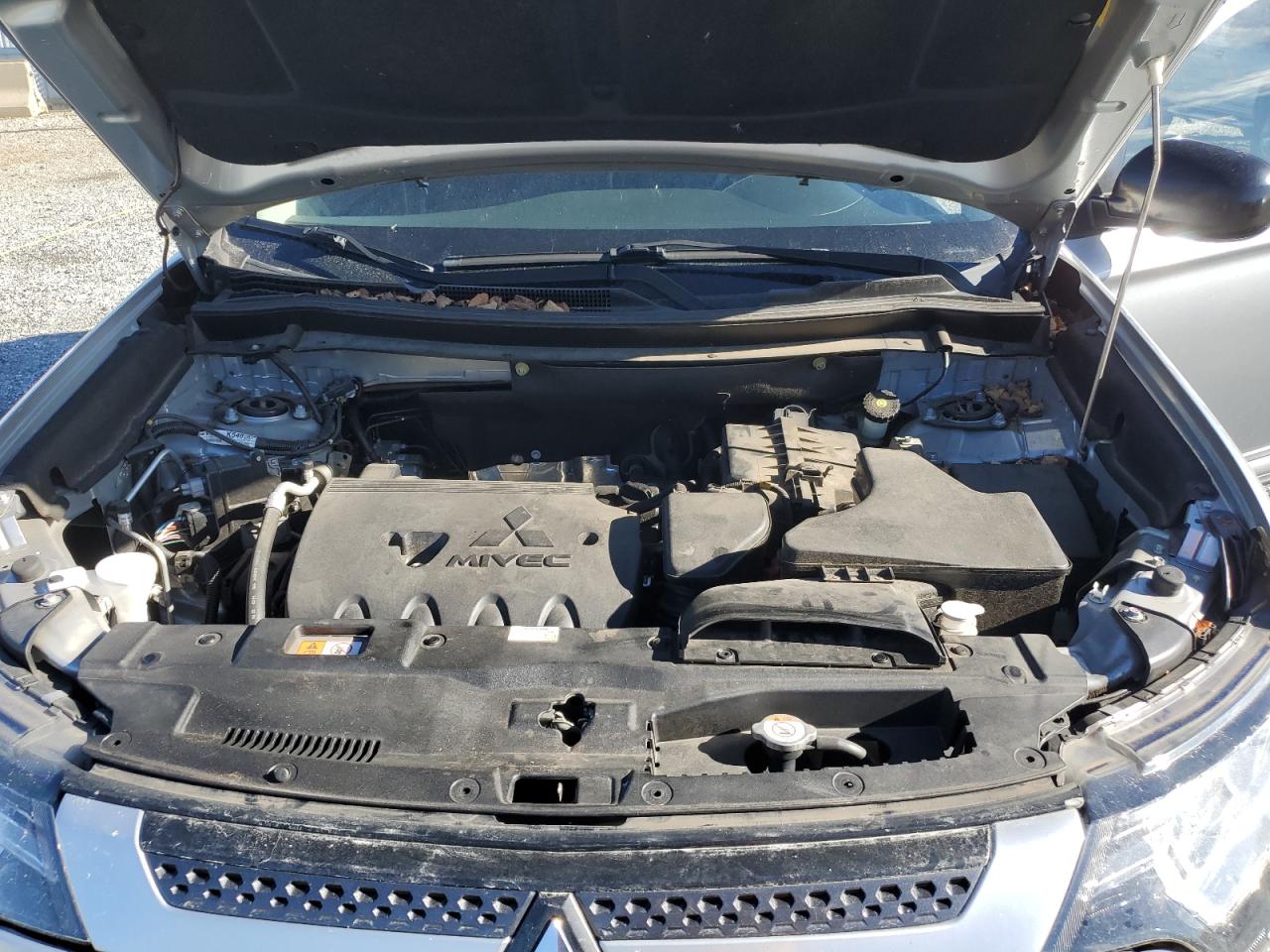 2019 Mitsubishi Outlander Es VIN: JA4AD2A3XKJ000138 Lot: 82437975