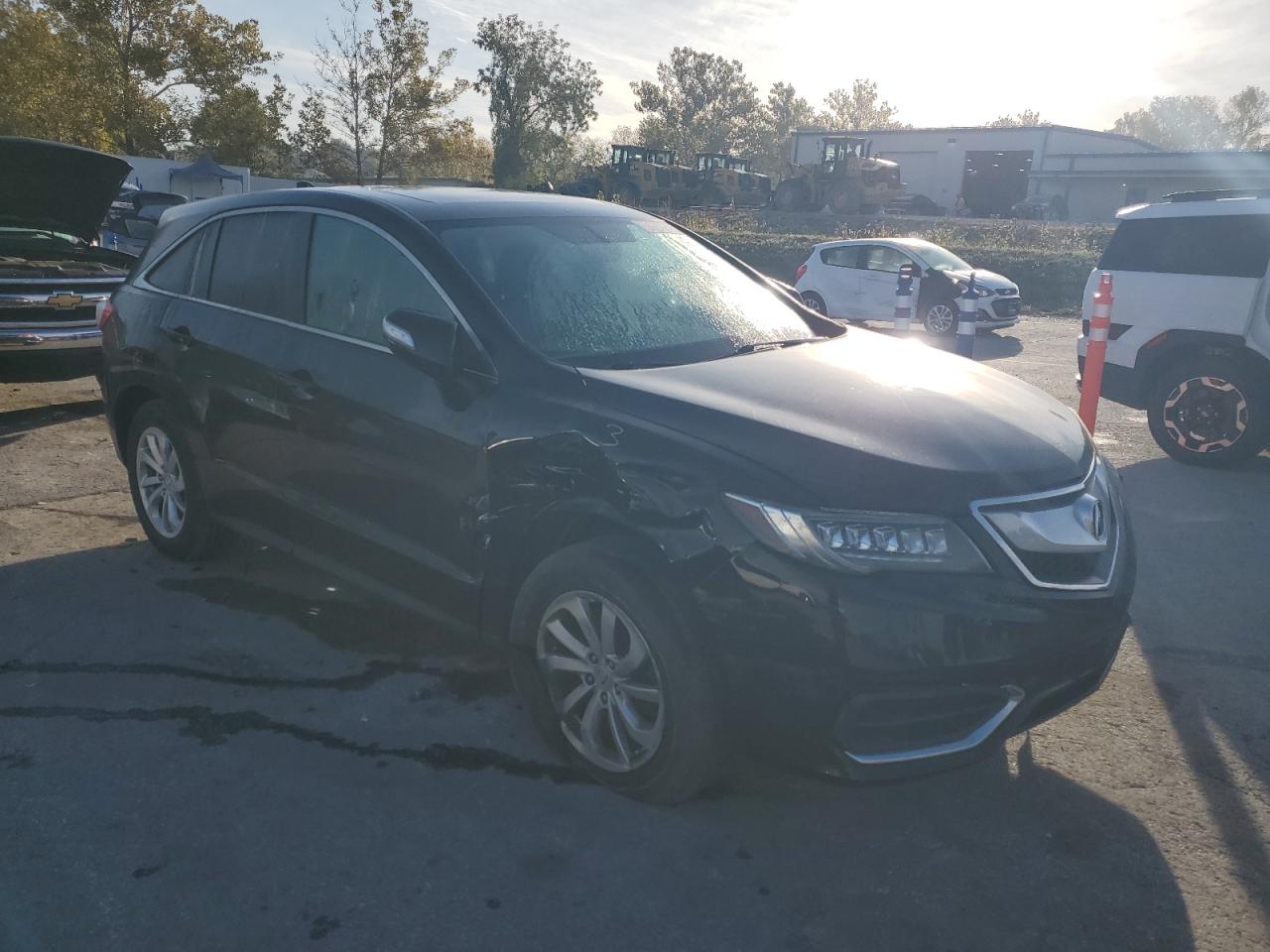 Фото: 5J8TB4H34GL027662