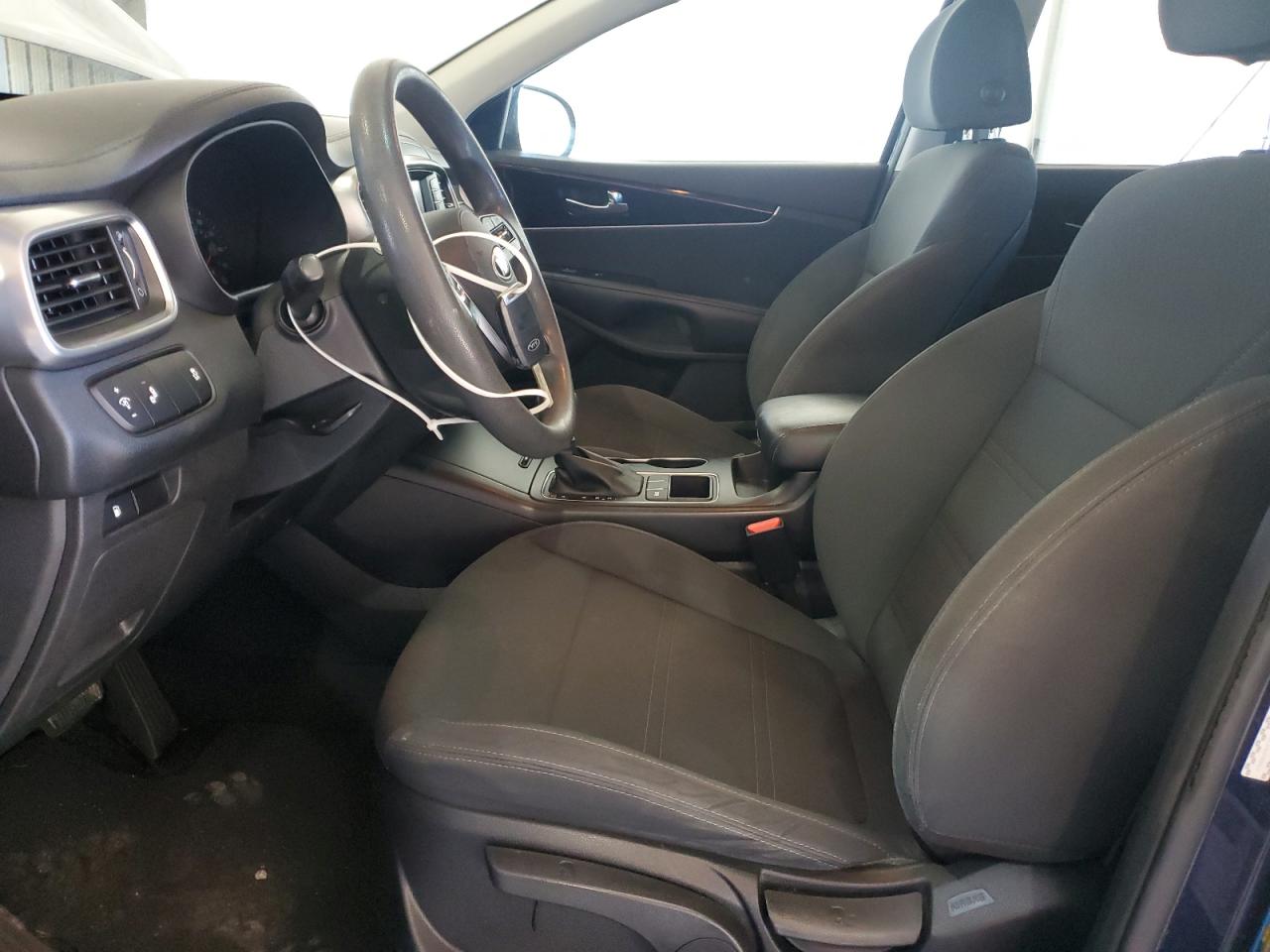 2020 Kia Sorento L VIN: 5XYPG4A32LG669850 Lot: 86136525