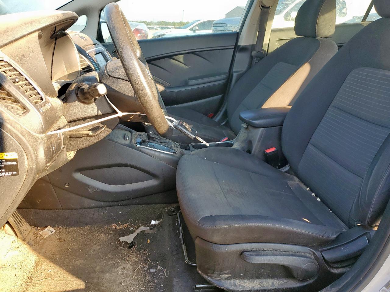 2017 Kia Forte Lx VIN: 3KPFL4A70HE145496 Lot: 84952295