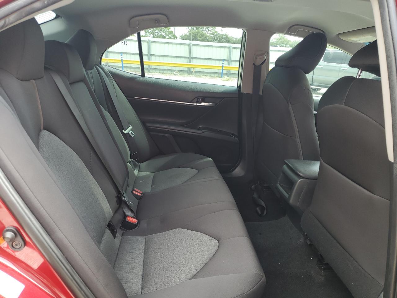 2018 Toyota Camry L VIN: 4T1B11HK9JU592294 Lot: 82234525