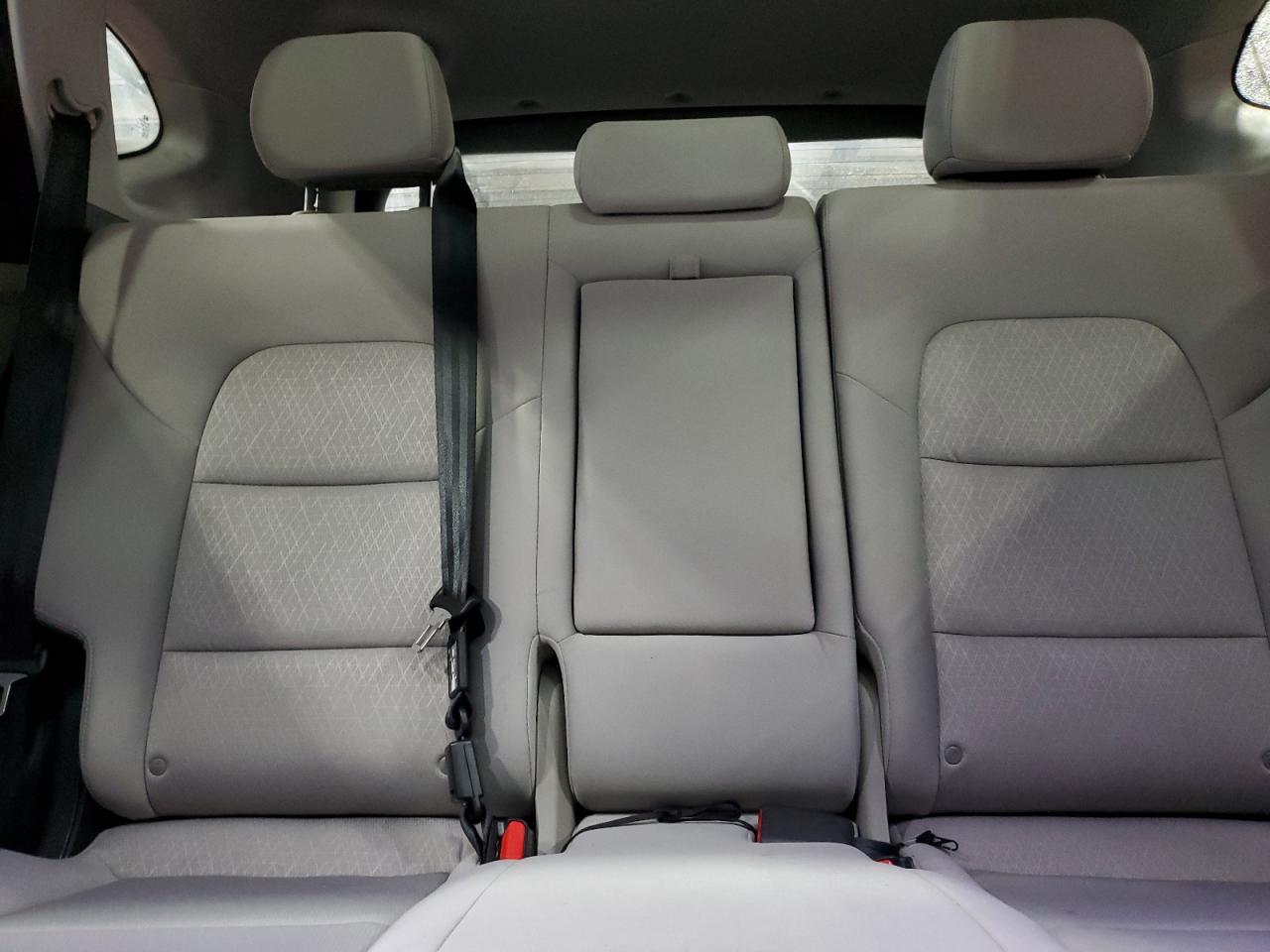 2018 Hyundai Tucson Value VIN: KM8J33A28JU789873 Lot: 85880315