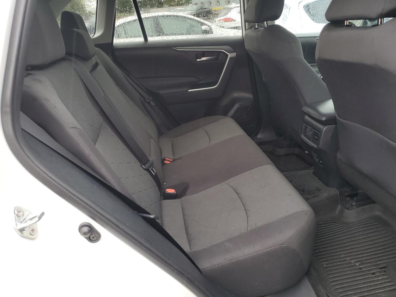 2021 Toyota Rav4 Xle VIN: 2T3P1RFV6MC240370 Lot: 82007985