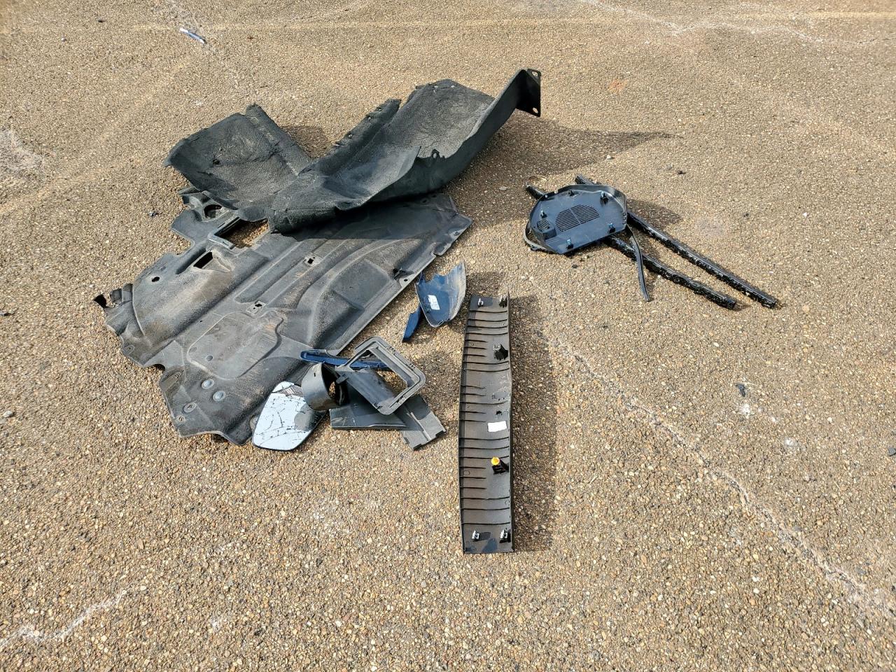 2020 Ford Escape Titanium VIN: 1FMCU9J9XLUA79849 Lot: 85488605