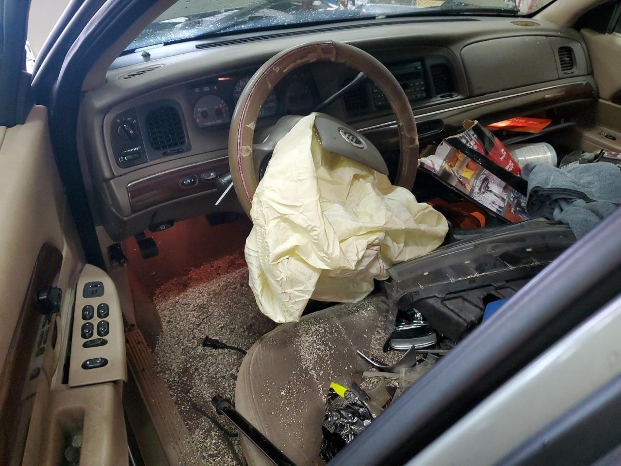 2003 Mercury Grand Marquis Gs VIN: 2MEFM74W23X636199 Lot: 82731695