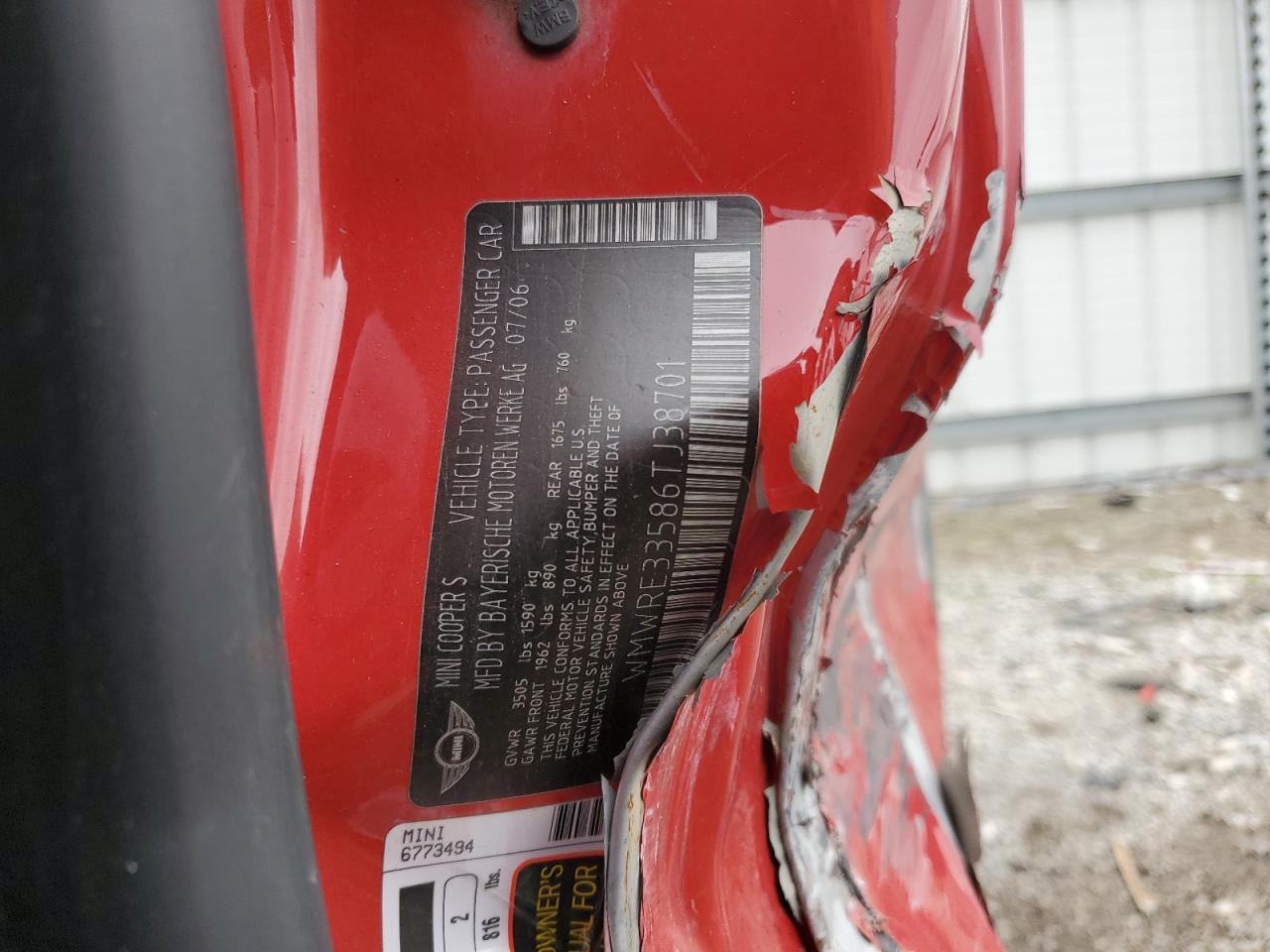 2006 Mini Cooper S VIN: WMWRE33586TJ38701 Lot: 82619335