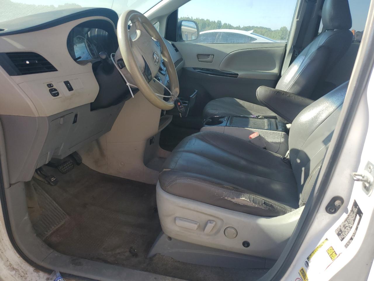 2012 Toyota Sienna Le VIN: 5TDKK3DC3CS190015 Lot: 81880695