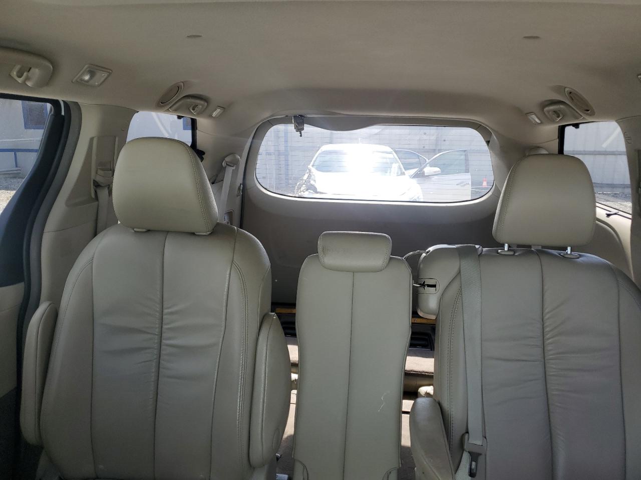 2012 Toyota Sienna Xle VIN: 5TDYK3DC9CS220211 Lot: 84572105