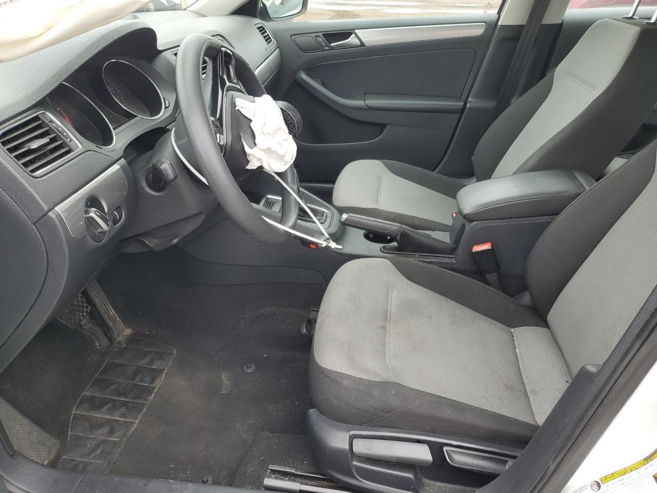 2017 Volkswagen Jetta VIN: 3VW2B7AJ7HM215562 Lot: 82230695