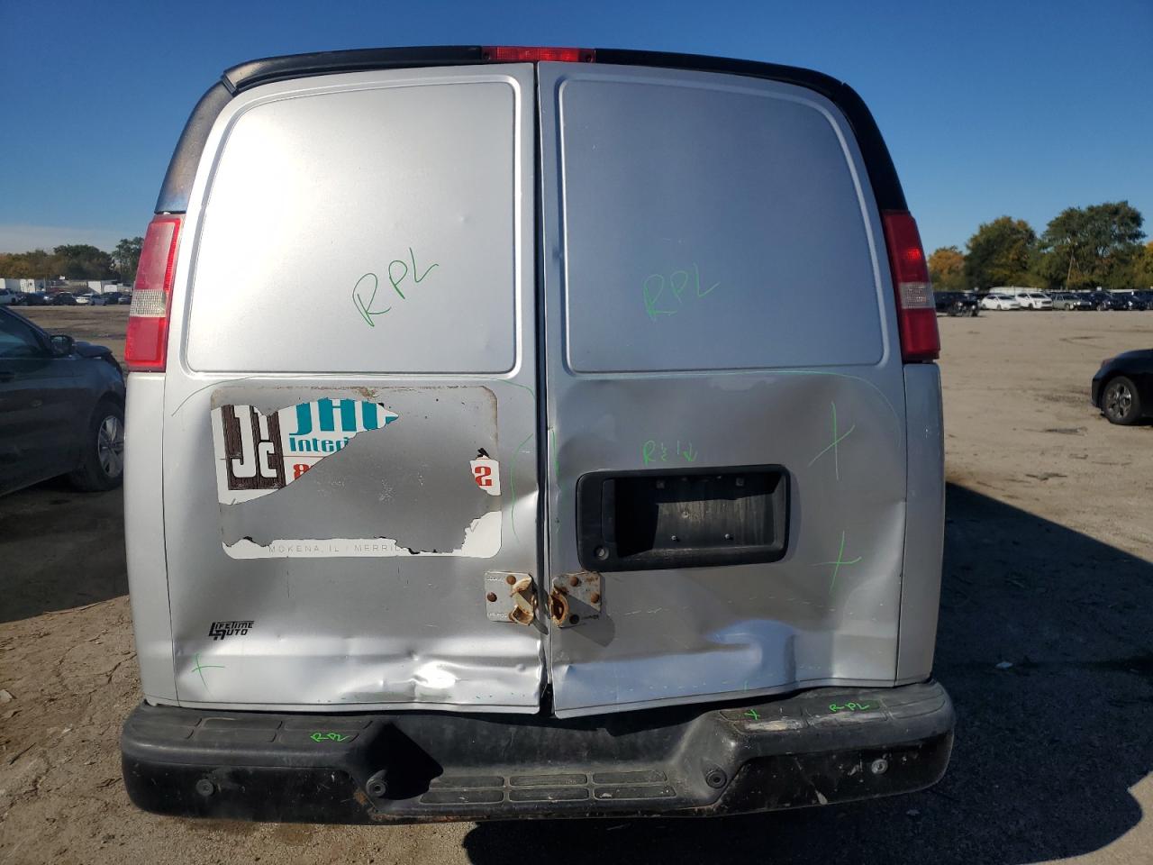 2015 GMC Savana Delivery Van VIN: 1GTW7FCGXF1249474 Lot: 89704105