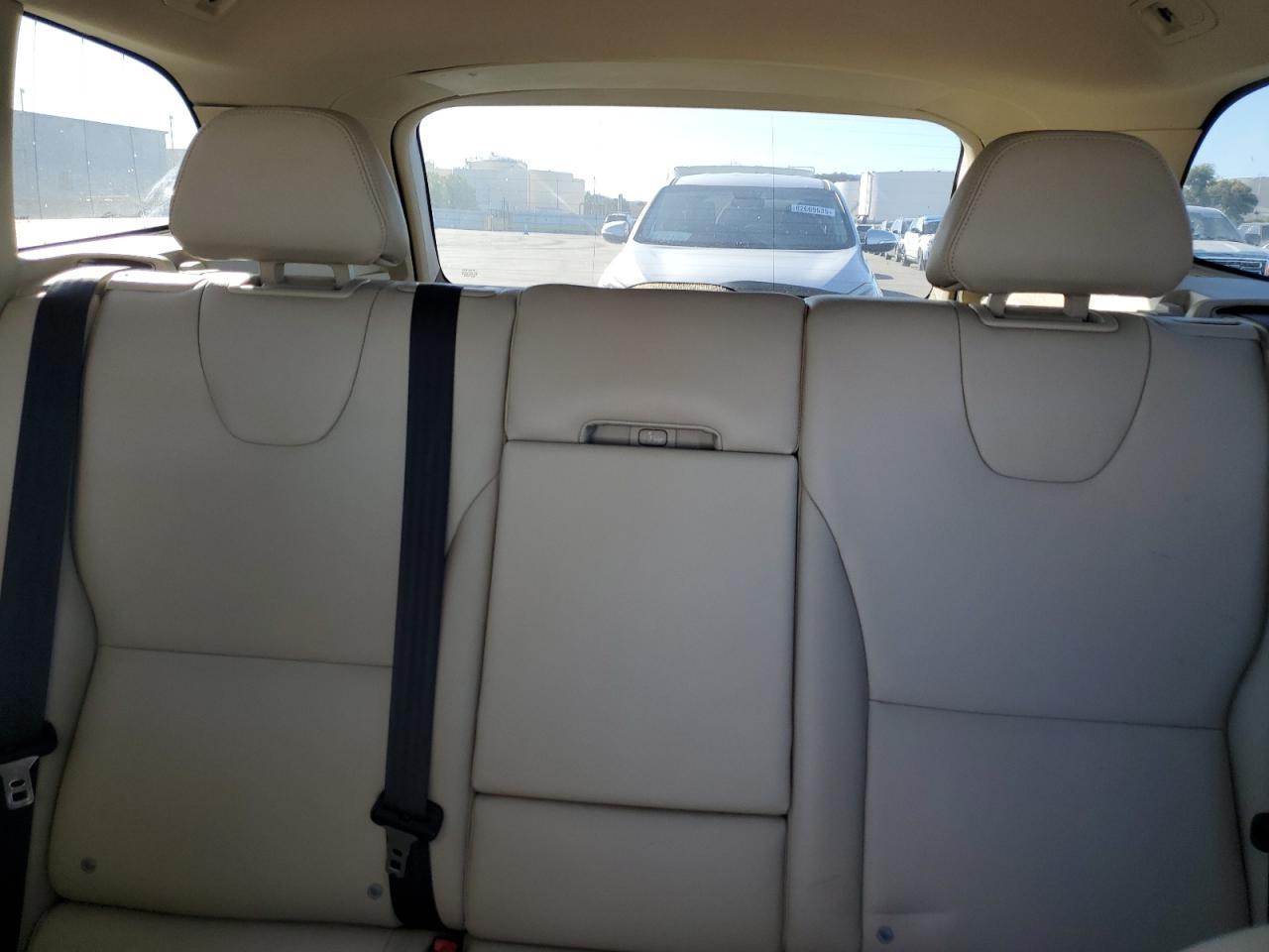 2015 Volvo Xc60 T5 Premier+ VIN: YV426MDC5F2592556 Lot: 89578095