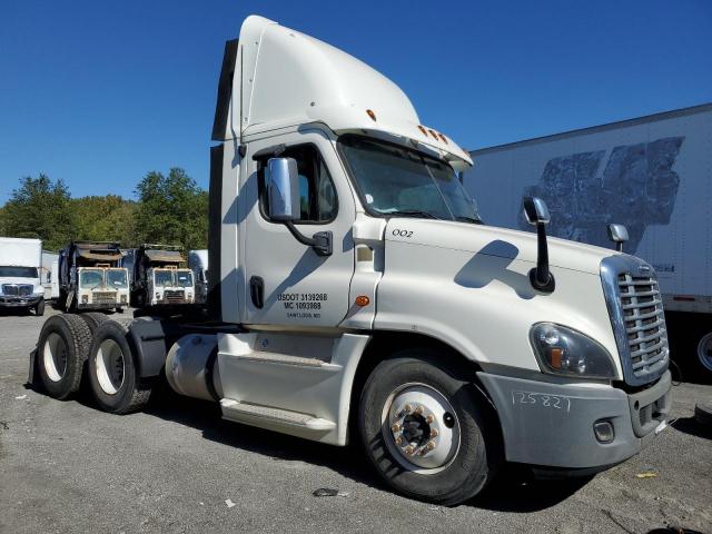 2016 Freightliner Cascadia 125 Semi Truck