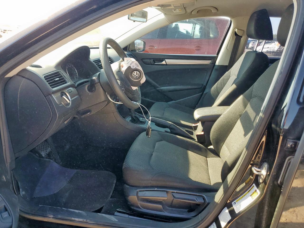 2015 Volkswagen Passat S VIN: 1VWAT7A39FC063860 Lot: 84473125