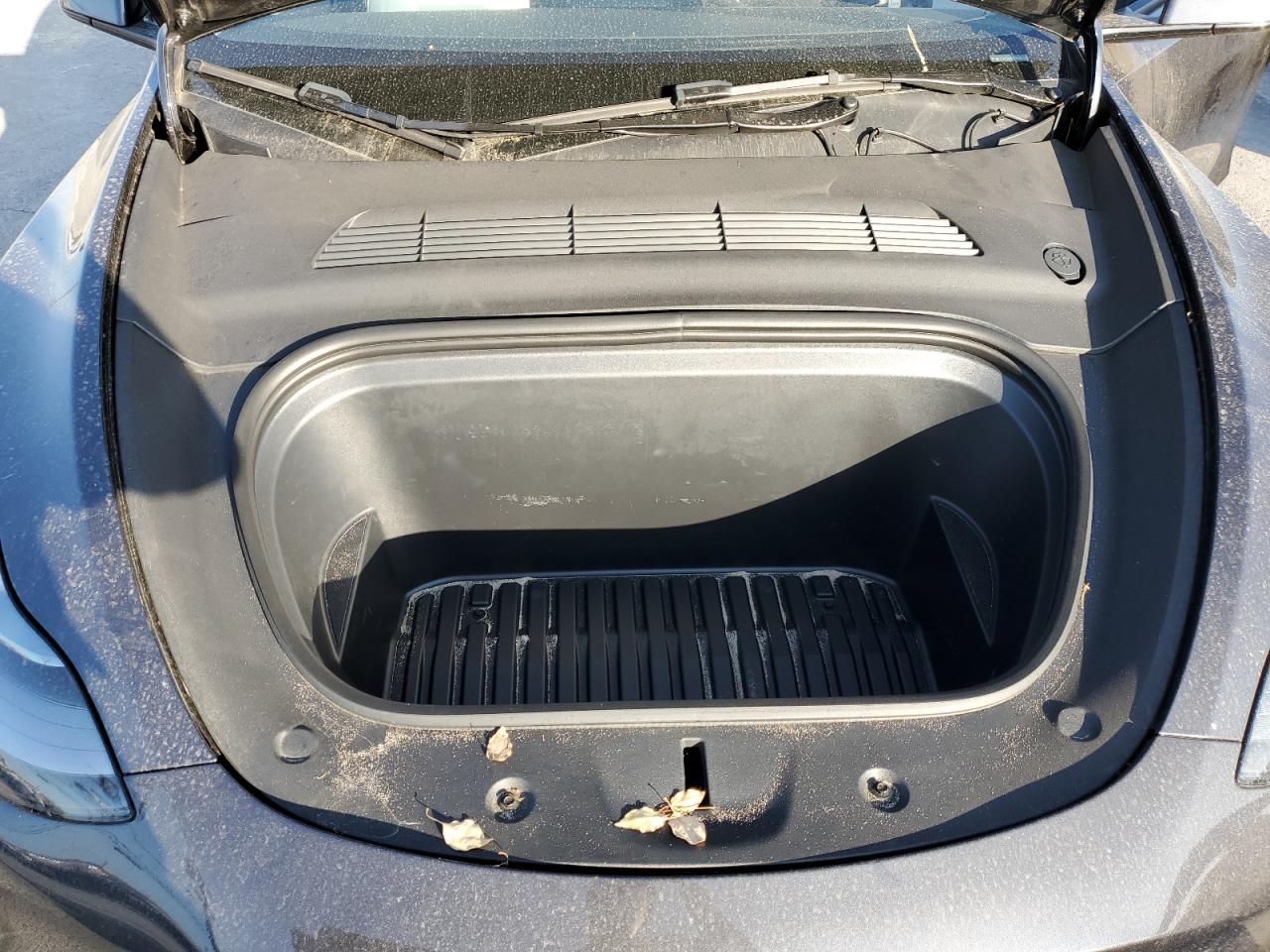 2024 Tesla Model Y VIN: 7SAYGDEE5RA265246 Lot: 84587755