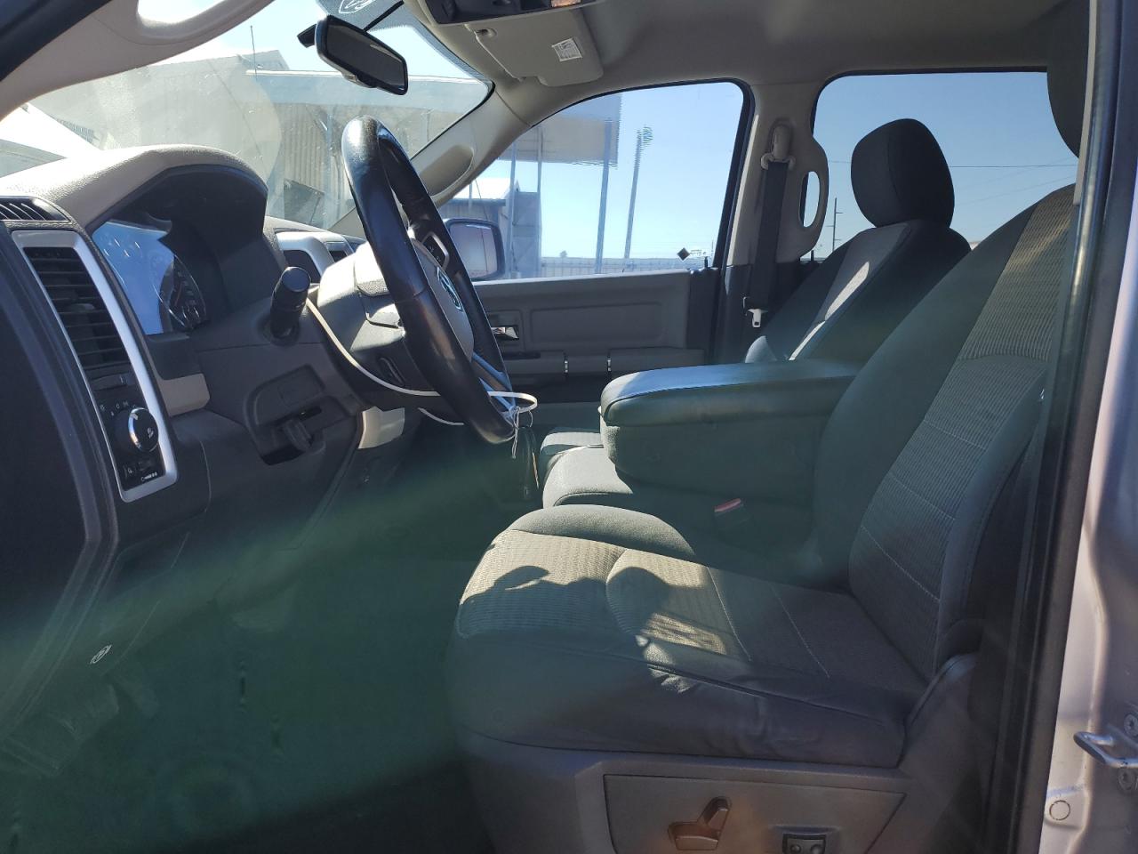 2010 Dodge Ram 1500 VIN: 1D7RB1CT2AS120942 Lot: 84904935
