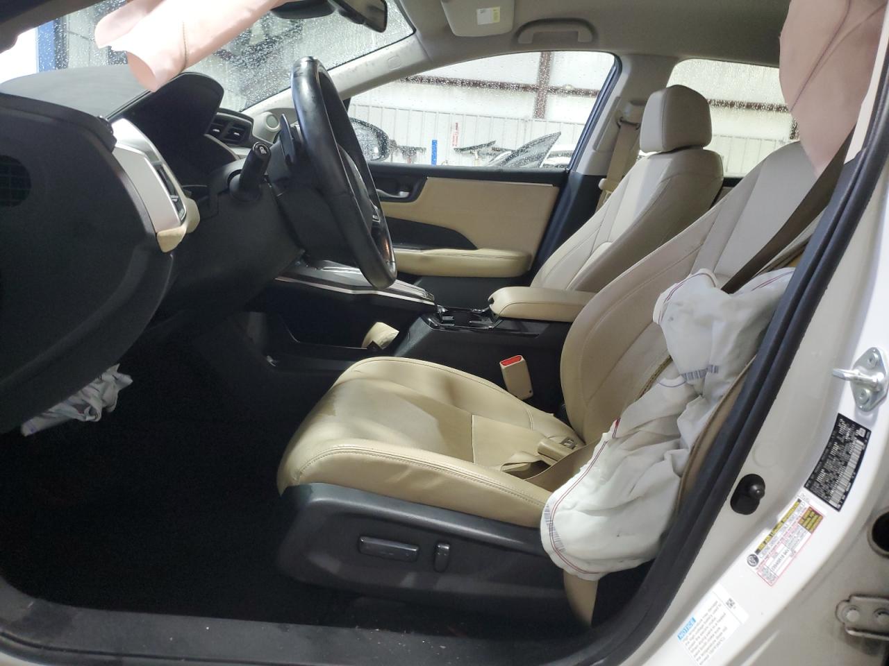 2018 Honda Clarity Touring VIN: JHMZC5F38JC009721 Lot: 90234765