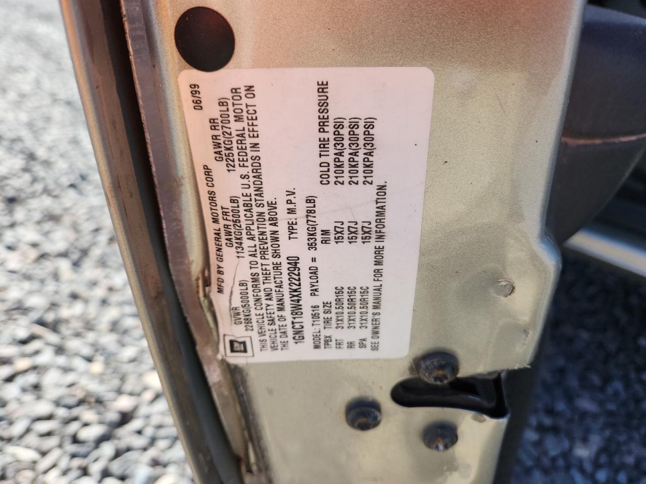 1999 Chevrolet Blazer VIN: 1GNCT18W4XK222940 Lot: 85301145