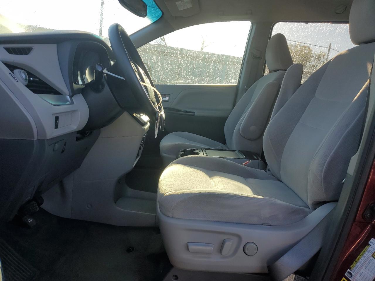 2015 Toyota Sienna Le VIN: 5TDKK3DC8FS658678 Lot: 85916485