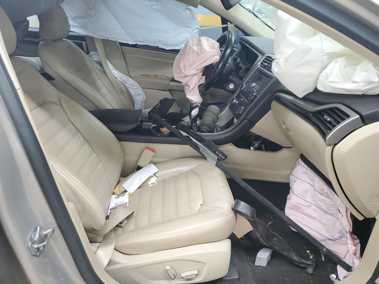 2015 Ford Fusion Se VIN: 3FA6P0HD4FR177033 Lot: 82762195