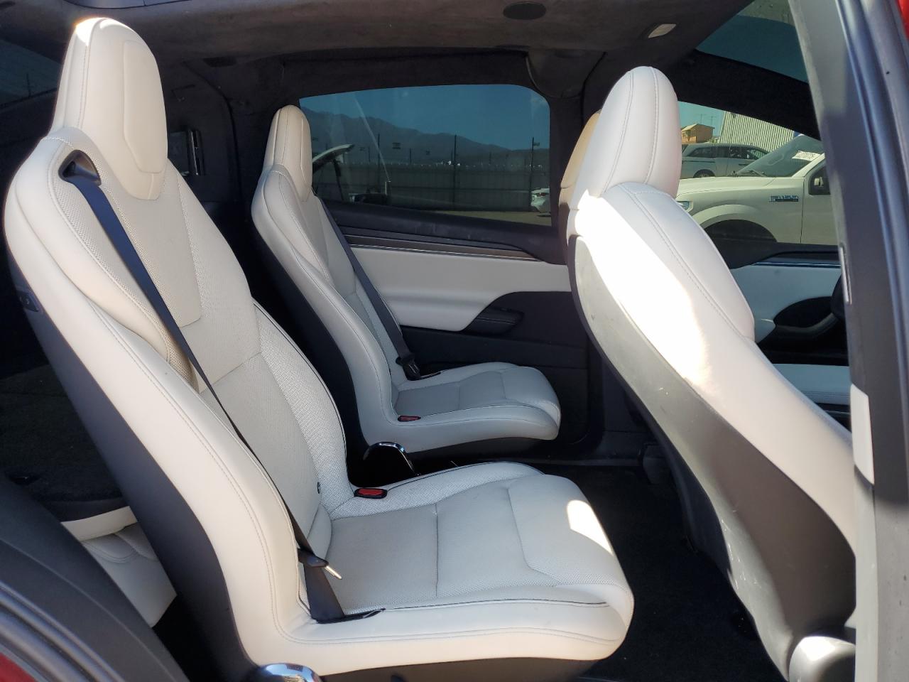 2024 Tesla Model X VIN: 7SAXCBE6XRF437827 Lot: 85537165