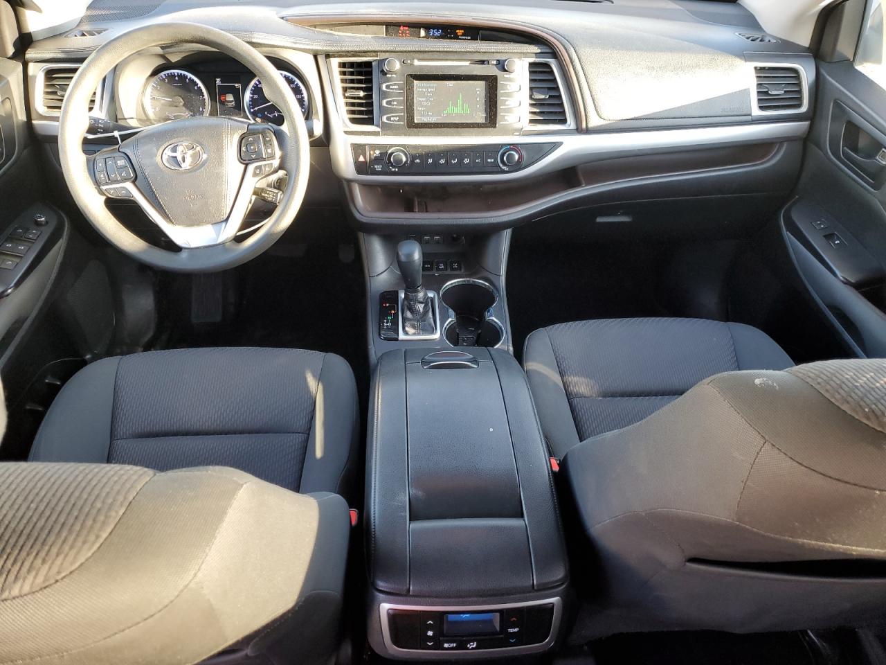 2019 Toyota Highlander Le VIN: 5TDBZRFH4KS924408 Lot: 85645535