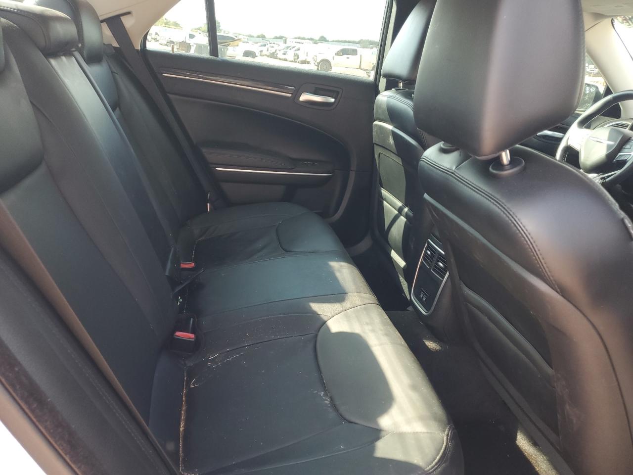 2015 Chrysler 300 Limited VIN: 2C3CCAAGXFH772682 Lot: 86896545