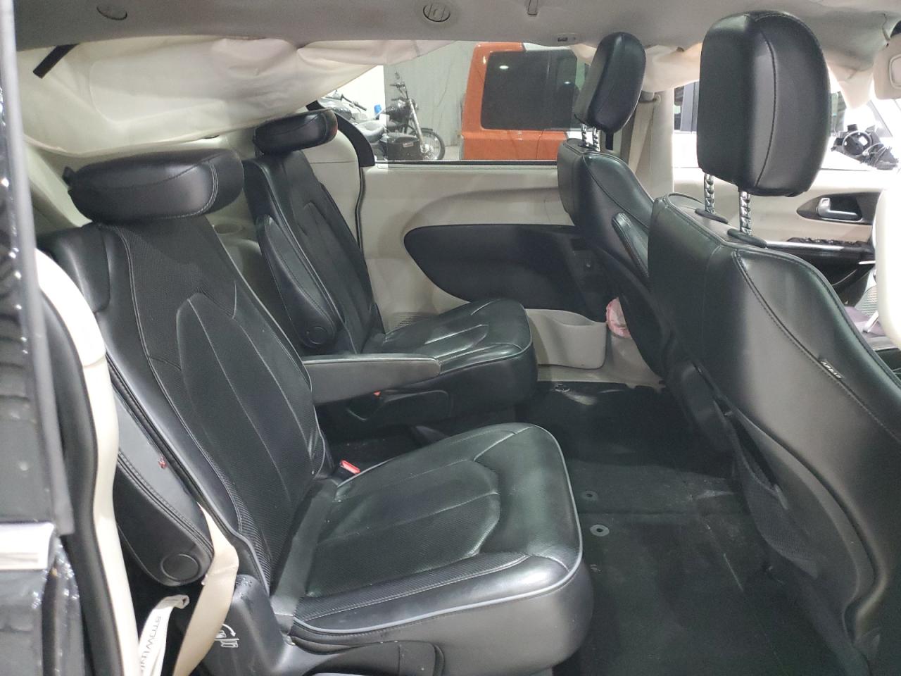 2018 Chrysler Pacifica Limited VIN: 2C4RC1GG0JR170857 Lot: 86824025