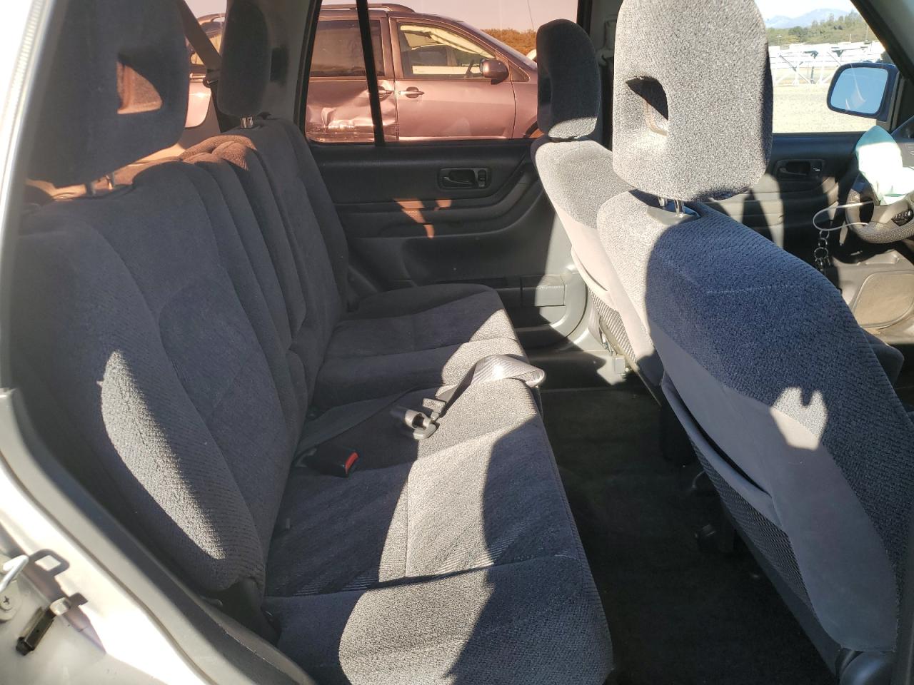 2000 Honda Cr-V Lx VIN: JHLRD1849YC026490 Lot: 82296575