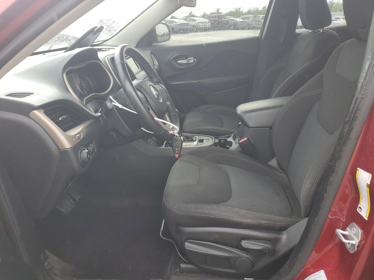 2016 Jeep Cherokee Latitude VIN: 1C4PJLCBXGW238584 Lot: 82494485