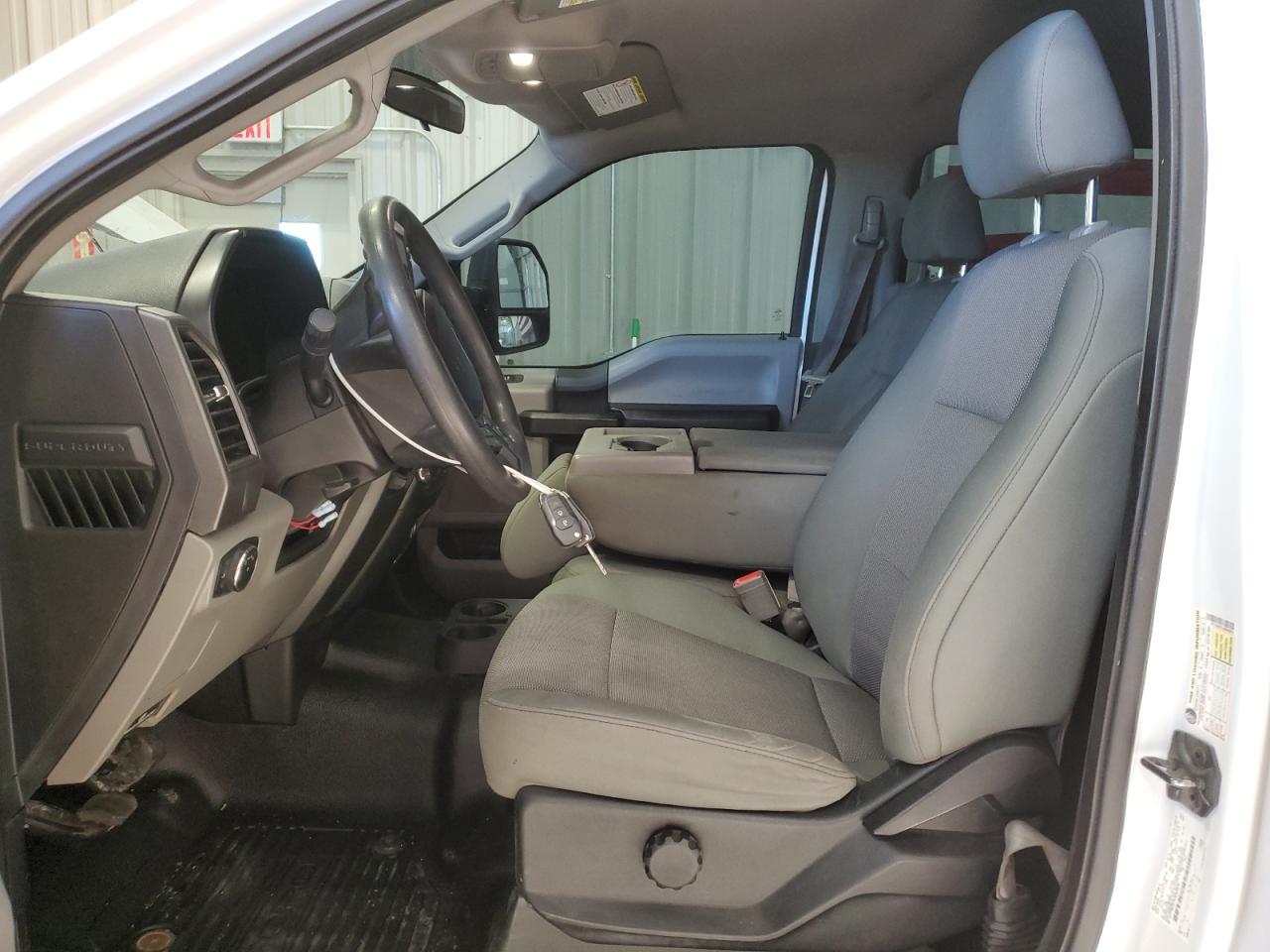 2018 Ford F250 Super Duty Utility / Service Truck VIN: 1FT7W2BTXJEB40870 Lot: 87249865