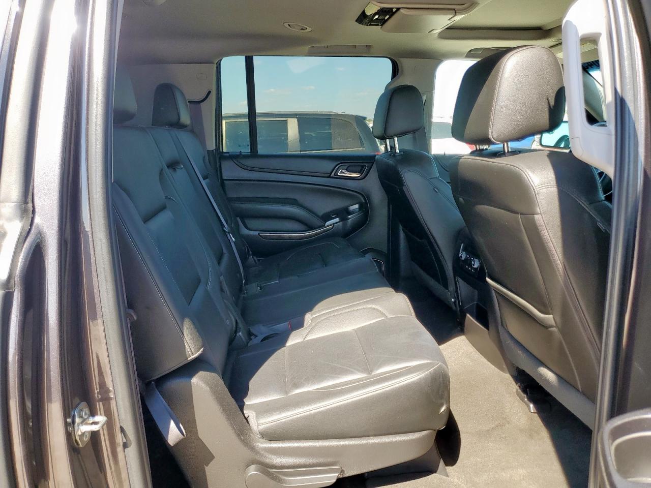 2017 Chevrolet Suburban C1500 Lt VIN: 1GNSCHKC4HR274595 Lot: 82480045