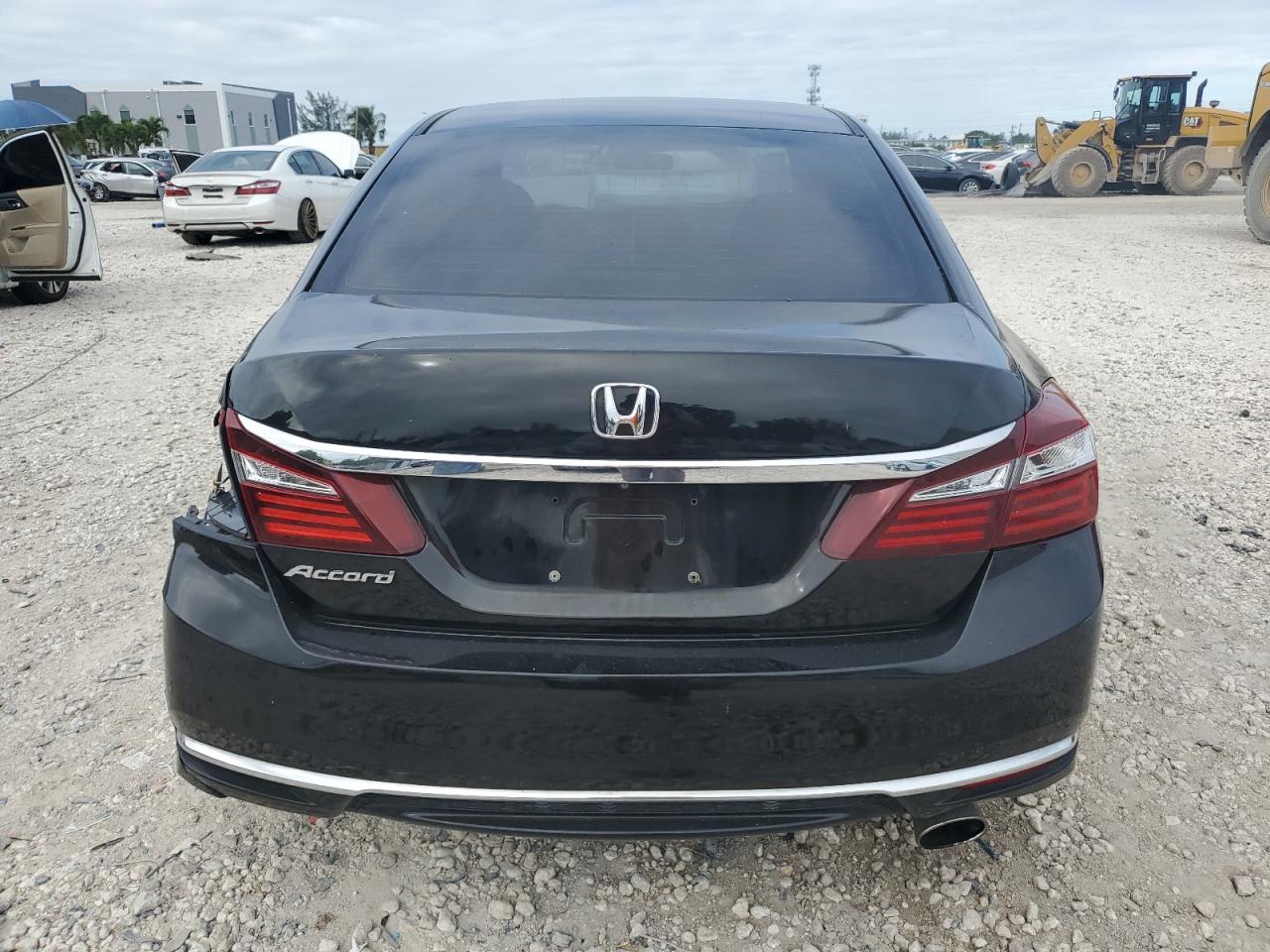 2017 Honda Accord Sport Special Edition VIN: 1HGCR2F10HA140023 Lot: 85862405