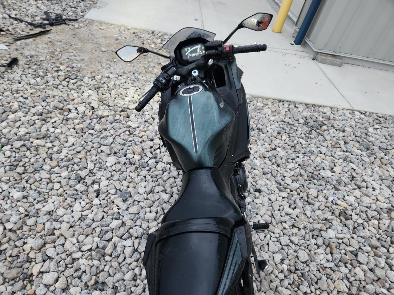 2025 Kawasaki Ex650 P VIN: ML5EXEP15SDAE2102 Lot: 90700955