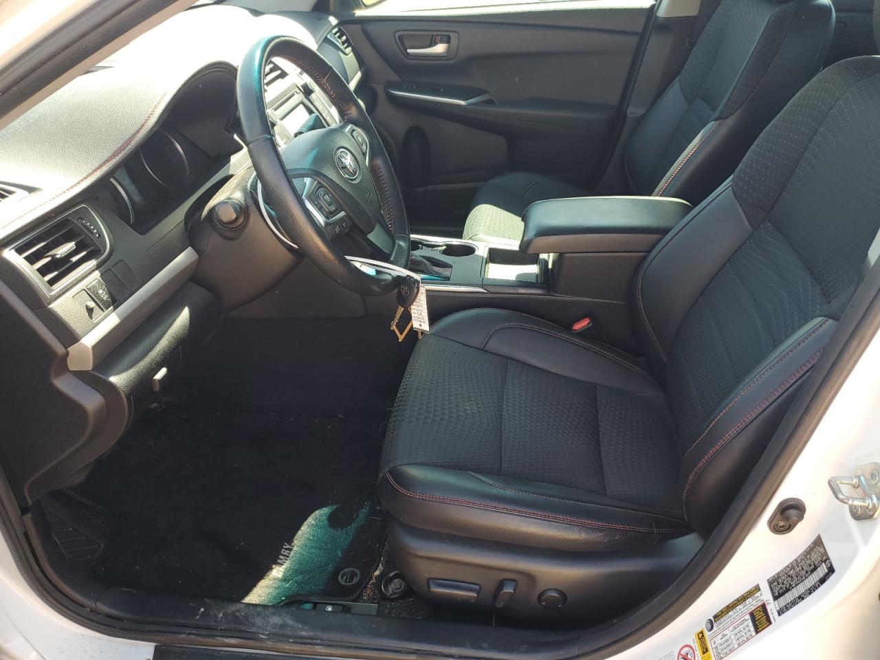 2015 Toyota Camry Le VIN: 4T1BF1FKXFU974037 Lot: 84889485