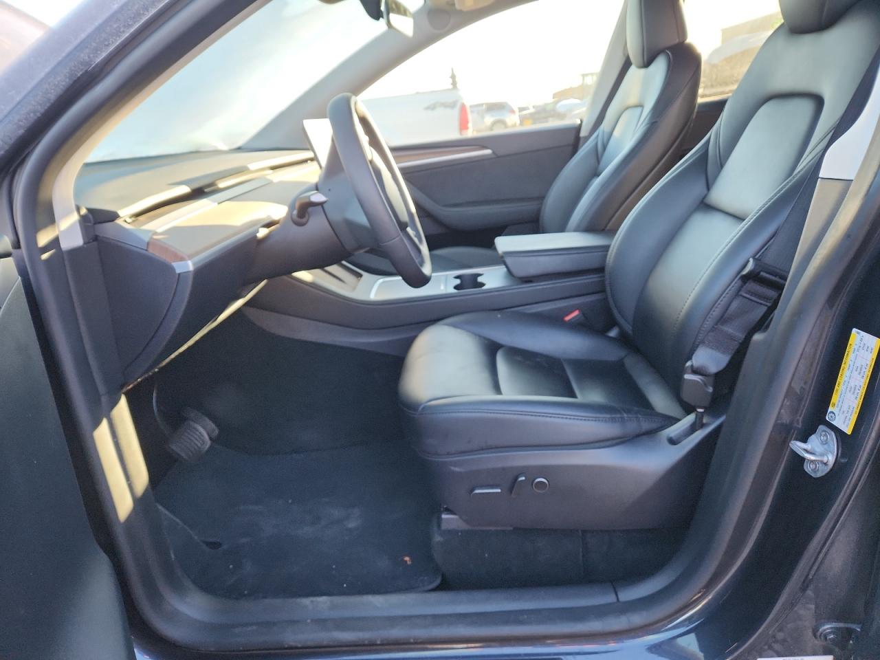 2024 Tesla Model Y VIN: 7SAYGDED7RF110062 Lot: 87404265