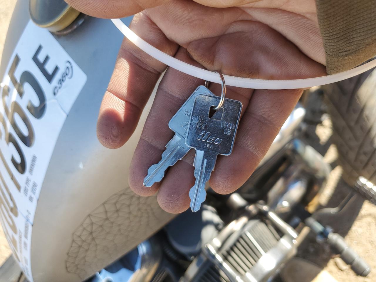 2002 Harley-Davidson Xl1200 C VIN: 1HD1CGP112K127249 Lot: 82601365