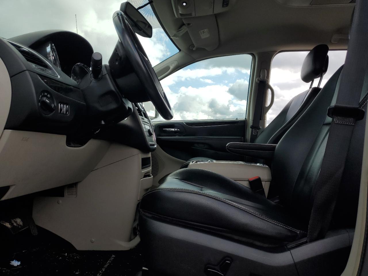 2014 Chrysler Town & Country Touring VIN: 2C4RC1BGXER269182 Lot: 85696905